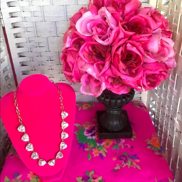 Jewelry - 💎 Rhinestone Neclace on Gold color chain Crystal GUC 💎